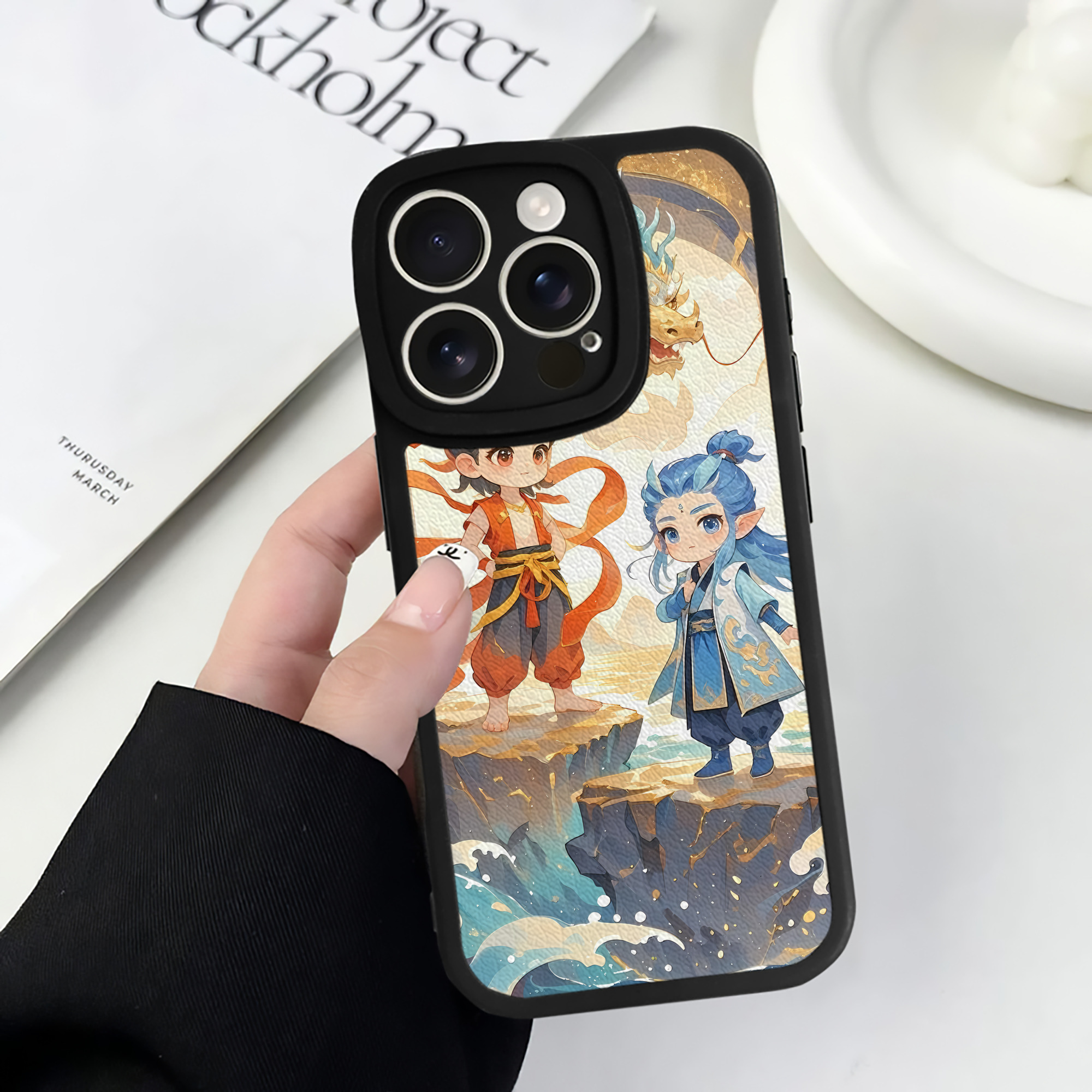 （画像用） Ne Zha 2 ナタ 魔童の大暴れ 【iPhone 16シリーズ対応】シリコンスマホケース（レザー調） 材質：シリコン